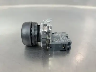 Used Allen-Bradley 800F-X10 White Pushbutton Contact Switch Switch Parts South Carolina US | Palmetto Automation #1520654
