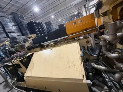 HUSKY H200 R880/55 HORIZONTAL INJECTION MOULDING MACHINES | INJECTION DEPOT (12)