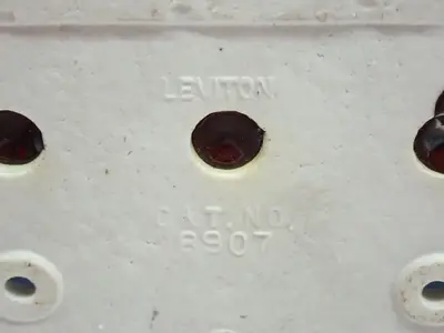USED LEVITON 8907
