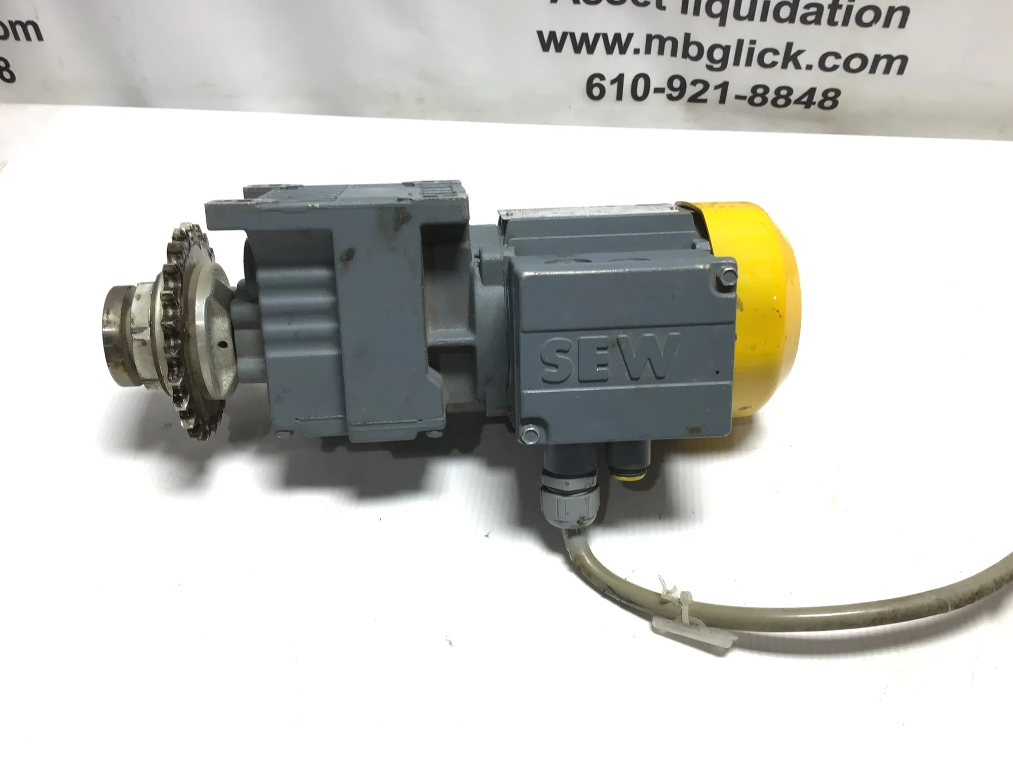 Sew Eurodrive R07DT56L4 Speed Drive / Gear Reducer 59/1600 RPM 3 Phase 60 Hz