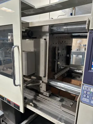 2009 TOSHIBA EC240NIIV30-8B Horizontal Plastic Injection Molding Machines | JYC MACHINERY (3)