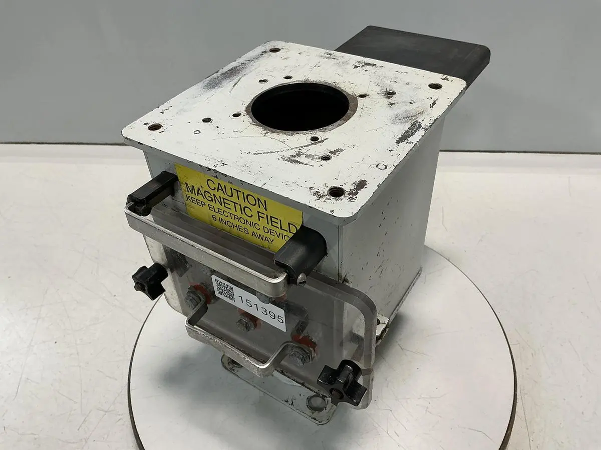 USED METAL FABRICATOR NO MODEL / NO TAG