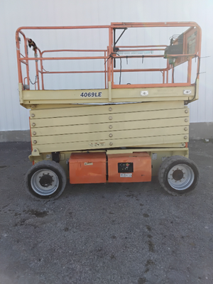 USED 2017 JLG 4069LE