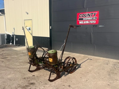 JOHN DEERE 2 row Corn Planter | County Equipment Company LLC (2)