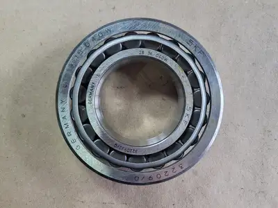 NEW SKF 32209 J2/Q