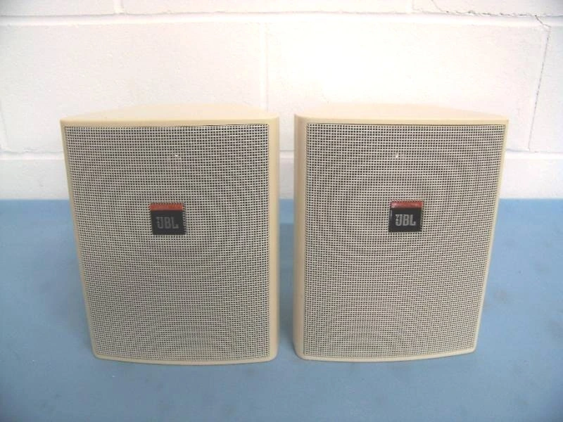 (2) JBL Control 25 5.25" 2-Way 200W Shielded Indoor/Outdoor Speakers / Loudspeakers