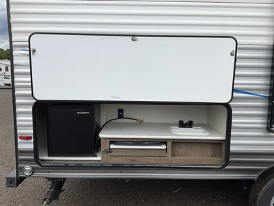 Used 2021 FOREST RIVER PRIME TIME AVENGER Campers, Caravans, Motorhomes Michigan US | Miedema Asset Management Group #1322411