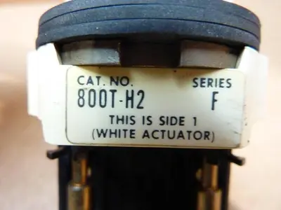 USED ALLEN BRADLEY 800T-H2 SER F