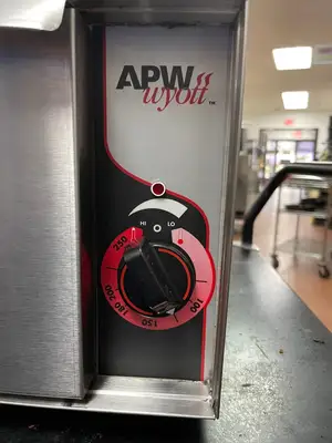 Used APW Wyott Used APW Wyott BW-50 Hot Dog Bun Warmer Steamer 120V Heated Cabinets & Displays Illinois US | Falcon Restaurant Supply #1376225