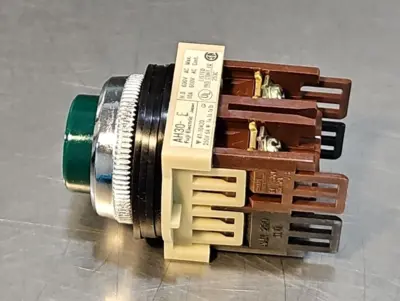 FUJI ELECTRIC AH30- EG11 Command Switch. Loc4B-21
