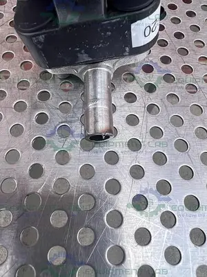USED ITT PURE FLO .5-316L-RA20MAX DIAPHRAGM VALVE W/ 1/2" SANITARY FITTING