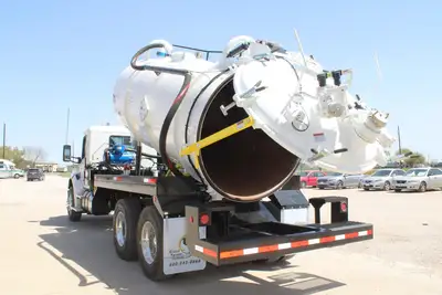 New | in-Stock 2027 PETERBILT 548 Vacuum Truck Texas US | Roll Off Truck World #1492027