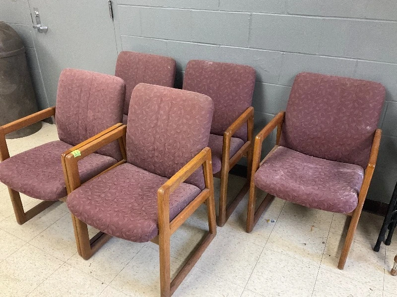 Lot of 5 office chairs