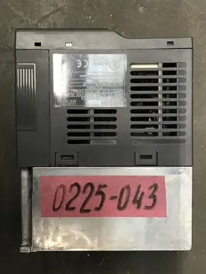 USED MITSUBISHI D700 FR-D720S-042-E8