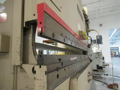 USED 1998 CINCINNATI FORM MASTER II