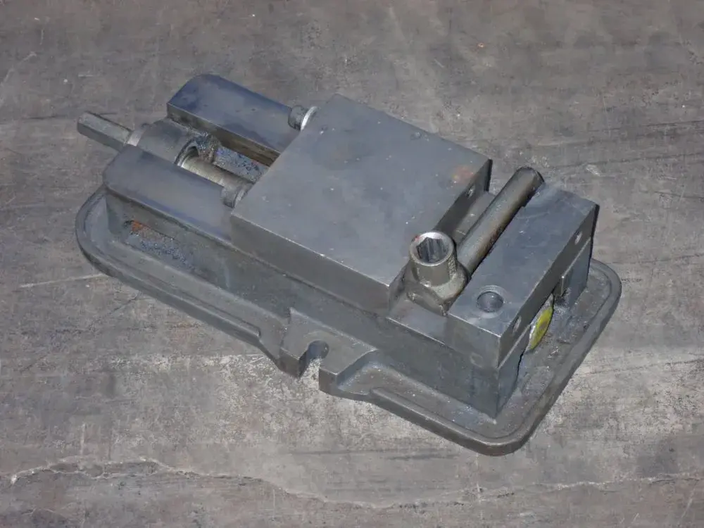 Kurt 6" Vise