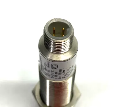 USED BALLUFF CYLINDRICAL DIFFUSE SENSOR, M18 THREADED, DIFF. TYPES OF LIGHT