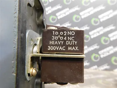 Allen Bradley 800T-1T2AR Oiltight Push Button Ser. A 300VAC/DC Bull. 800T New