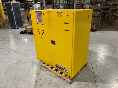 USED JUSTRITE 59"LX34"DX65"H, 110G, 416L CAPACITY FLAMMABLE STORAGE CABINET