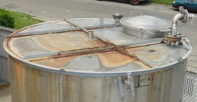 SPC6725  Tank 1610 gallon vertical tank, 304 SS, slope