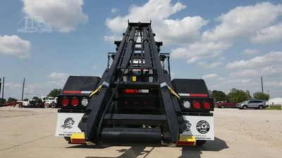 New | in-Stock 2027 PETERBILT 548 Rolloff Trucks Texas US | Roll Off Truck World #1492013