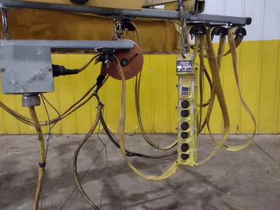 3 TON X 17’ F&G / LOAD LIFTER UNDER-SLUNG POWERED CRANE: STOCK #22971