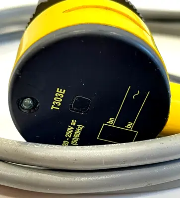 USED BANNER ENGINEERING T303E SENSOR