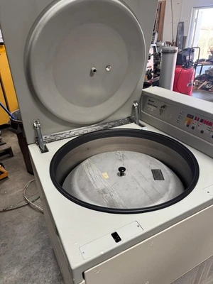 Baxter Cryofuge 6000 Laboratory Centrifuge Heraeus Scientific Refridgerated Lab