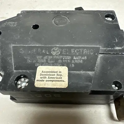 Used GE THQB130 Circuit Breakers | Surplus Asset Holdings #1189371