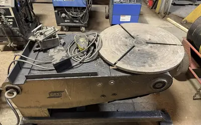 27.5" ESAB POWERED WELDING POSITIONER WITH ADJUSTABLE TILT. STOCK # 0545926