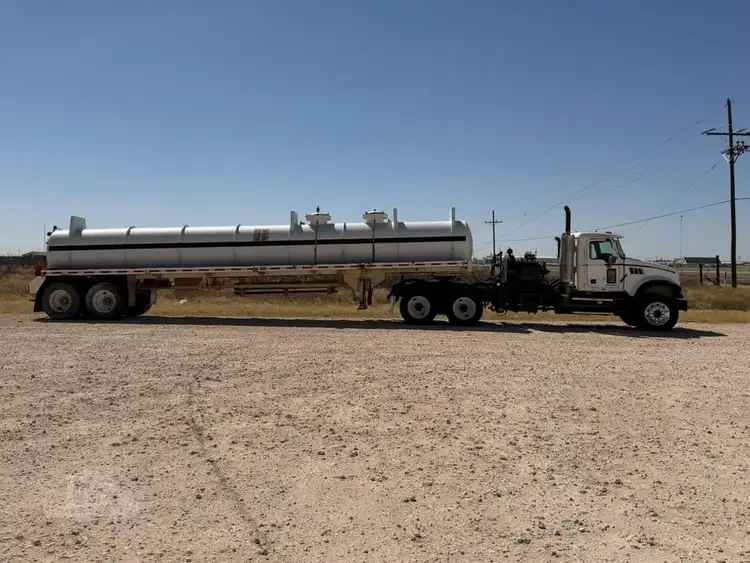 Used 2008 MACK GRANITE GU713 Vacuum Truck Texas US | Roll Off Truck World #1491926