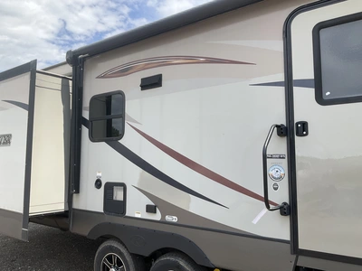 USED 2016 KEYSTONE SPRINTER SERIES M-299