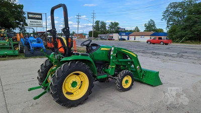 USED 2015 JOHN DEERE 3033R