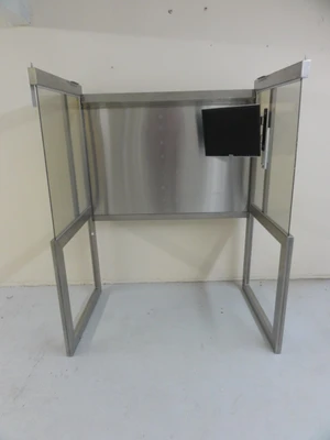 USED TERRA UNIVERSAL 2001-00-1