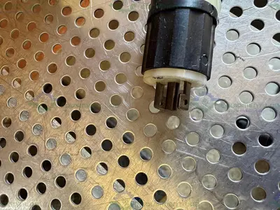 Used CUSTOM BUILT VACUUM GAS HANDLING MANIFOLD W/ LEAK TEST PORT Pumps California US | Equipment Lab #1319622