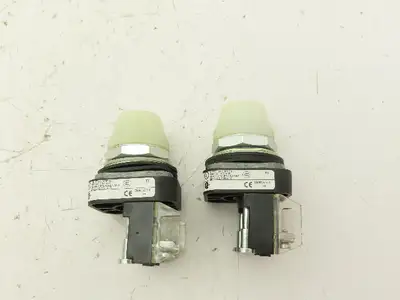 Allen Bradley 800t-Q10W White Pilot Indicator Light Contact Block 30mm Lot of 2