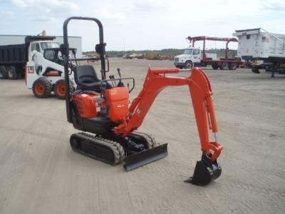 USED 2020 Kubota K008