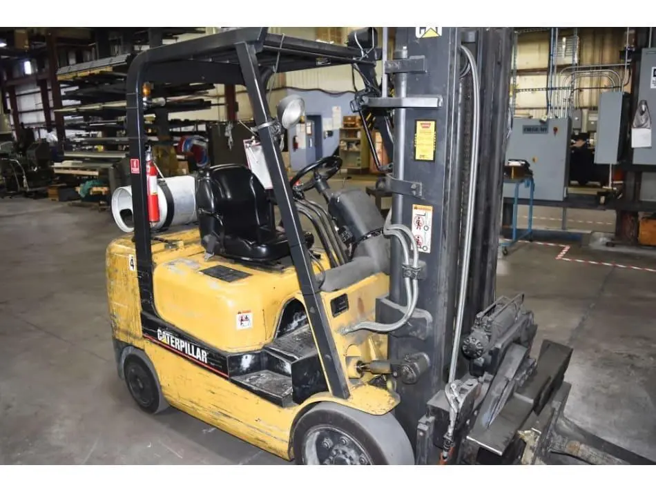5,000 LBS CATERPILLAR MODEL #GC30K LP GAS FORKLIFT: STOCK #23033