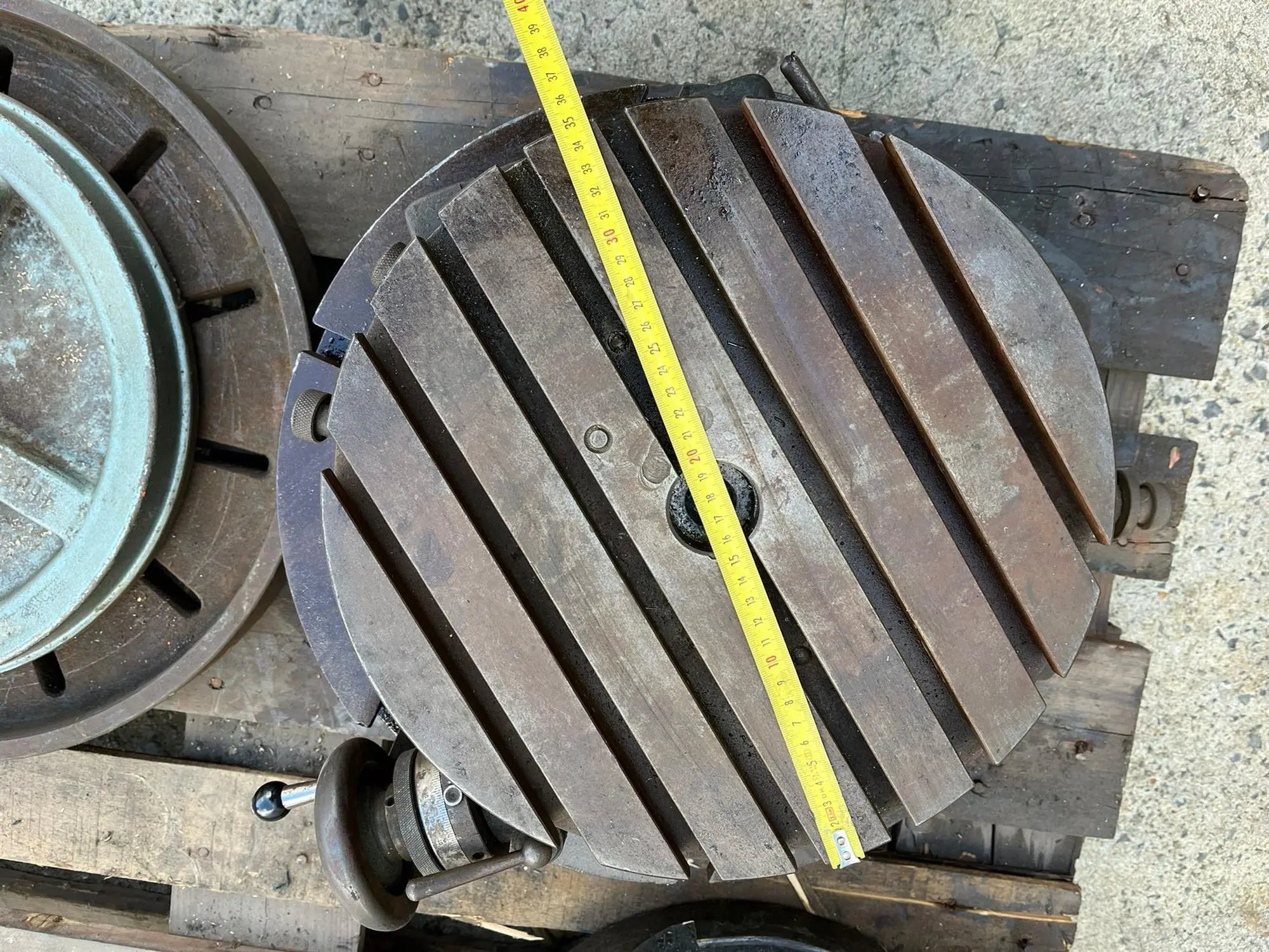 USED PF 4TH AXE / DIVIDING PLATE  DIA 350 MM