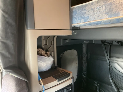 USED 2016 FREIGHTLINER CASDCADIA