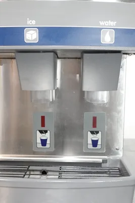 FOLLET 400 LBS AIR COOLED ICE MAKER/WATER DISPENSER (CHEWABLE ICE) MODEL 25CT400A
