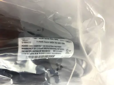 NEW TURCK POWERFAST CABLE 3-PIN M/F STRAIGHT U-84432