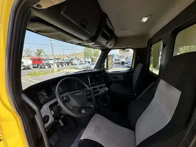 Used 2019 FREIGHTLINER CASCADIA 126 Tractors & Trailers California US | Commerce Truck Equipment Sales #1548313