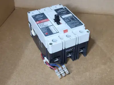 Used EATON CUTLER-HAMMER HMAP003A0C Switchgears British Columbia CA | Lenmark #477715