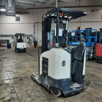 USED 2016 CROWN RR5725-45