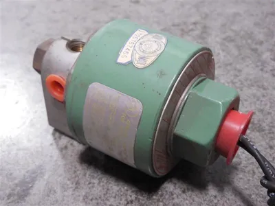 ASCO 8320B84 Red Hat Solenoid Valve no box New