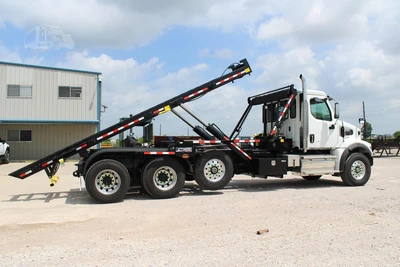 New | in-Stock 2027 WESTERN STAR 47X Hooklifts & Roll-Offs Texas US | Roll Off Truck World #1492010