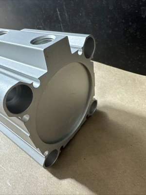 NEW SMC CDQ2B63-25DCZ
