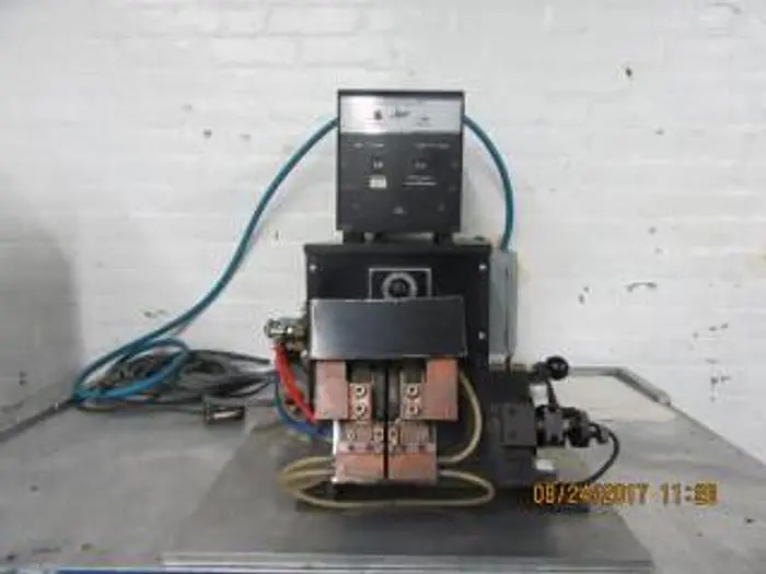 1975-300 JOYAL MDL. L1G-5 5KVA BUTT WELDER WITH JOYAL MICRO PROCESSOR WELDING CONTROL