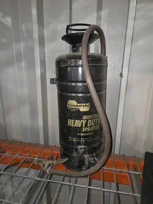 Heavy Duty Sprayer, Oil, Flood Light
